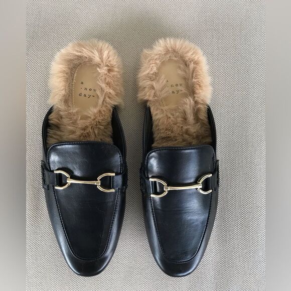 A New Day Black Loafers with Tan Faux Fur - Picture 1 of 5
